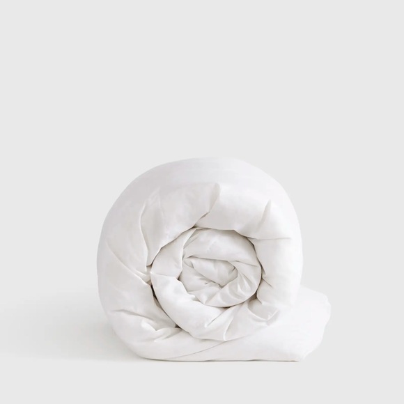 NWOT QUINCE Premium Down Alternative Comforter